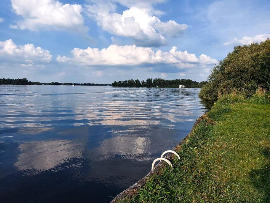 Tiny House "De Veenpolder" De Veenhoop Екстер'єр фото